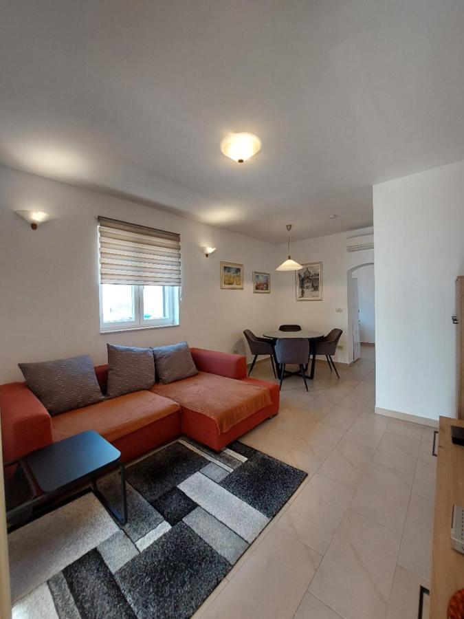 Apartments Maris Vranjic Esterno foto